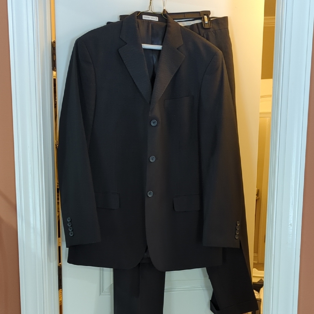 Men's Geoffrey Beene Black Pinstriped 3 Button Suit 40R Pants 33W 30L